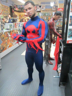 Lowblow2Myspeedo:  Would Love To Capture And Sexually Torture This Spiderman 2099,