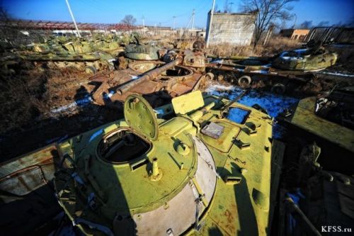 toocatsoriginals:  Abandoned Red Army Armor - Repair Base 77 - Ussuriysk, Russia via KFSS