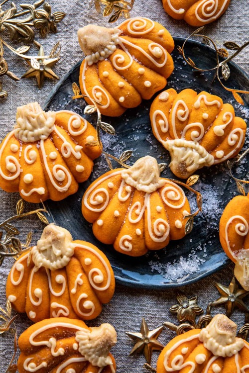 sweetoothgirl:  Roly Poly Pumpkin Cookies