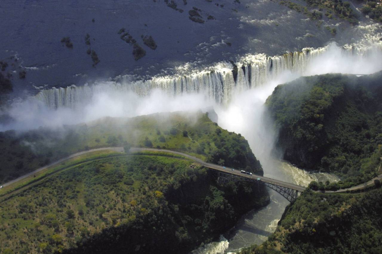 blazepress:  Victoria Falls.