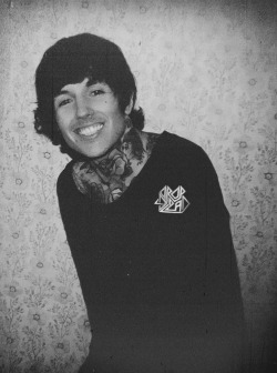 letliveintheend:  pierxe-the-veil:  Oli Sykes