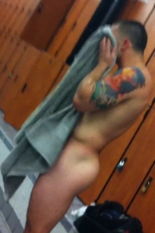 sodomitephil:  fuckyeahhugepenis:  tapthatguy-x-version:  somethingforurmind:  Sexy just too small for me.  I think he’s a grower.  Dang those tat  Imma say he’s a grower. 