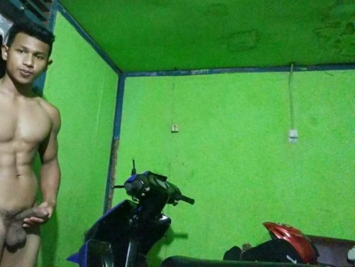 Porn mashitayeah:The Indonesian gym trainer returns. photos