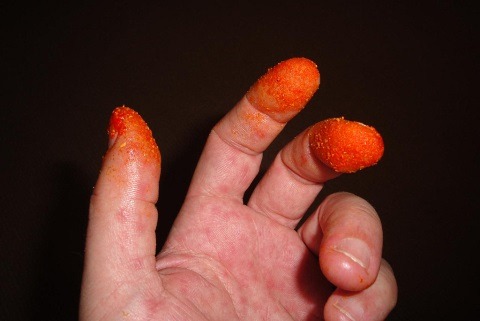officialcrow: sexanax:  u ever just wanna…….suck on his fingers   