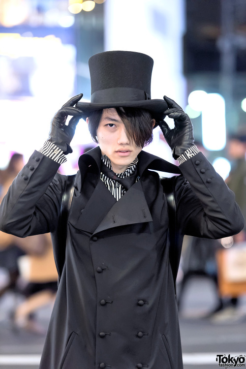 tokyo-fashion: 20-year-old Japanese fashion student Gothmura on the street in Harajuku wearing what 