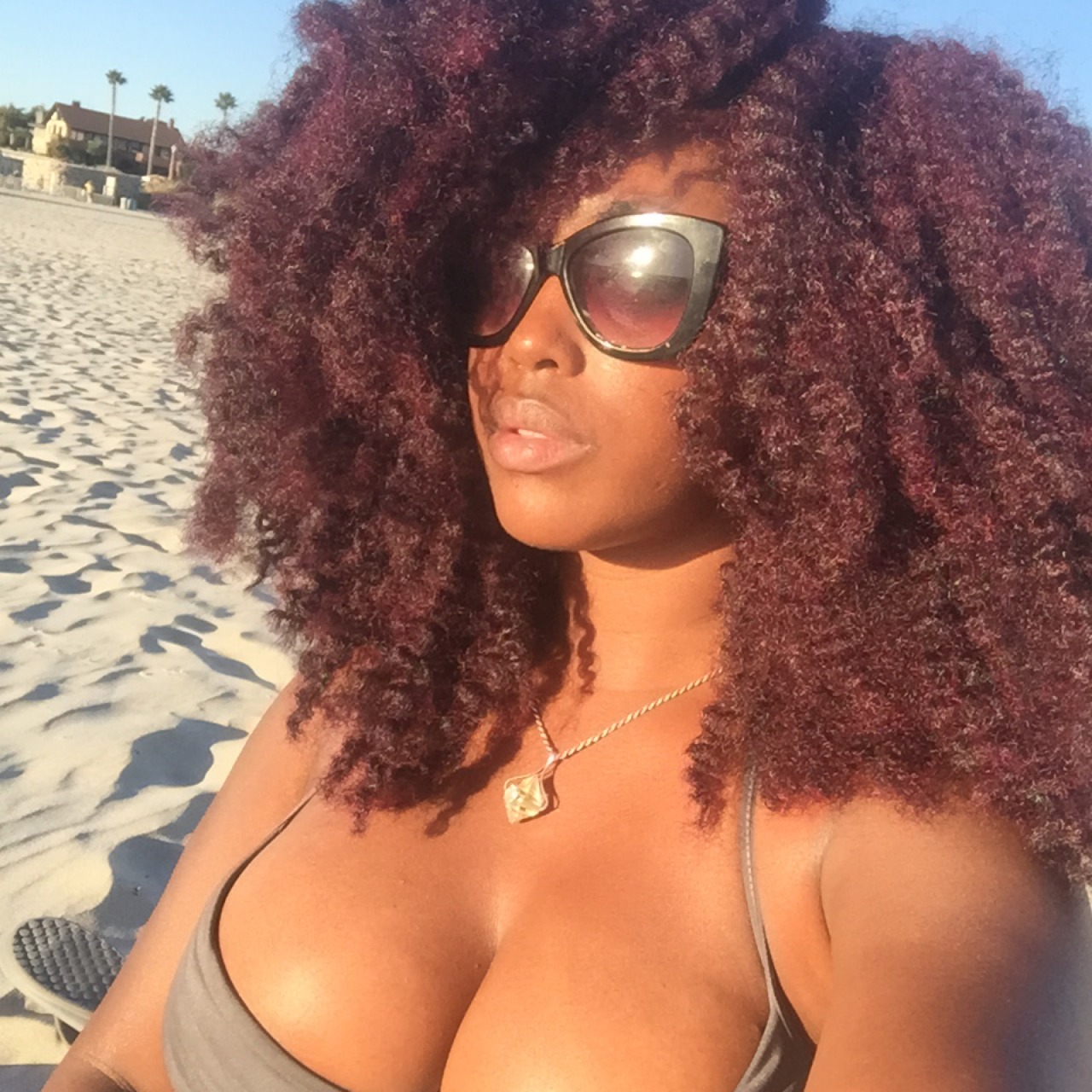 glamazontyomi:  Life is a beach. Best place to reflect