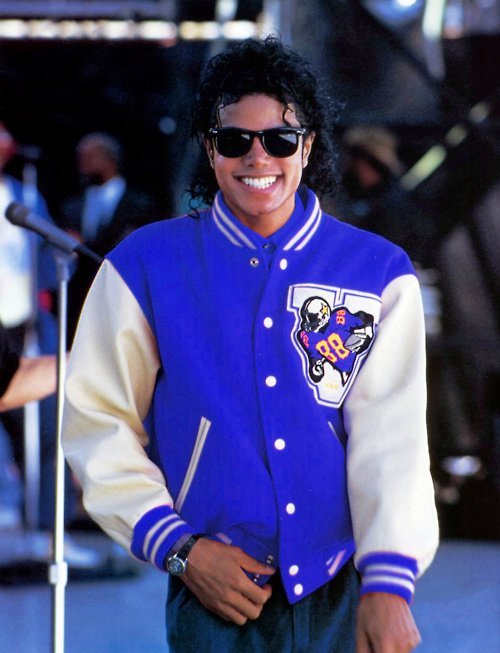 Michael Jackson à l’œil bleu, 1999