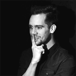 lilbabybeebo:Here we have a very serious Beebo, as u can see