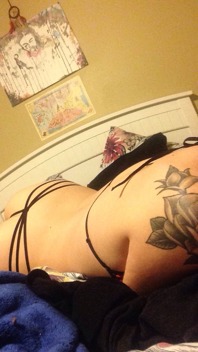 jem-sie:  synesthealah:  I couldn’t wait (it hides the food baby anyway) thank