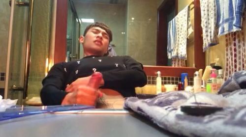 mantop10691:  飢渴難耐的帥氣又清新的大屌直男學生射了射了..02..