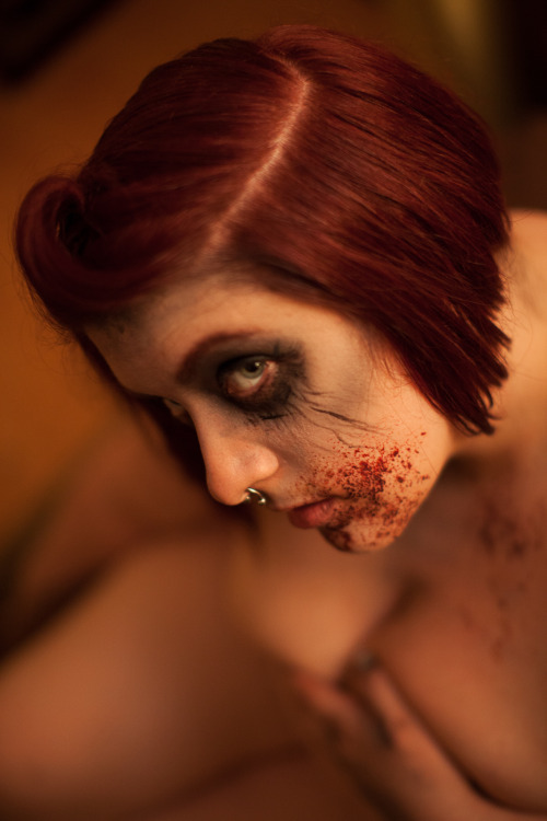 missfreudianslit:  Yummy flesh… Happy Halloween!  Unf she could get some! Brains, that is, amirite?!