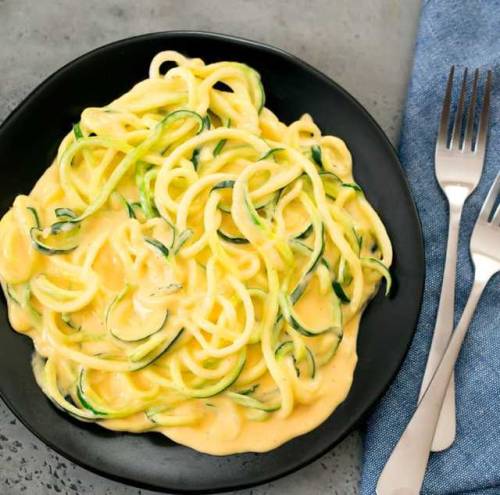 yummyinmytumbly:Zucchini Noodles Mac & Cheese