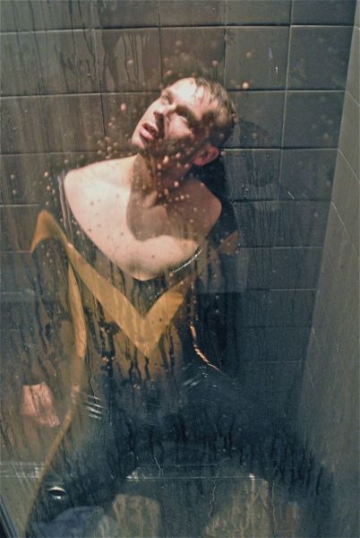 gaylatex:  Ok, I can’t do this anymore. I need to know his fucking name! I would give anything to be this man’s little fuck toy.