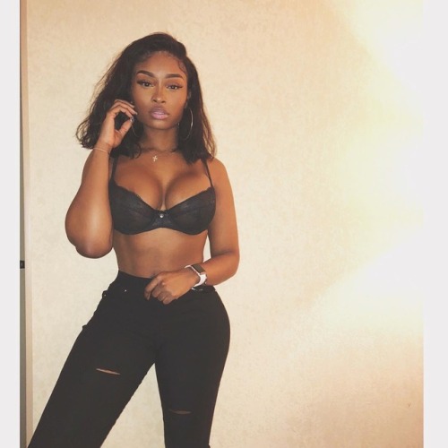candysexy23:  Instagram@angelcandiiidoll23  Like and comment 💗