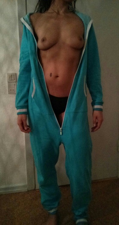 lilmissjade:  Cozy evening wear.  :)