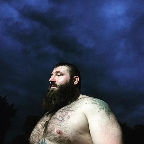 ruggerdan:  girthitude: Robb Philippus is a sexy beast……. emphasis on the beast part. 😋 Yep!!! he is a sexy beast!!!
