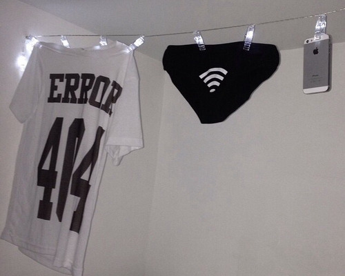 ehstranged:    ☯ active dark pale blog ☯ following back new followers ☯ I follow