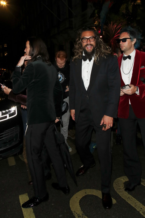 Jason Momoa being a goof for the paparazzi leaving No Time To Die premiere.September 29, 2021