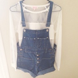 daisychaii:  dirtylittlestylewhoree:  I tried to resist but I finally caved in and bought a pair of dungarees… oops!  Follow my insta @lexiekenzie following everyone back!♡ ♡ 