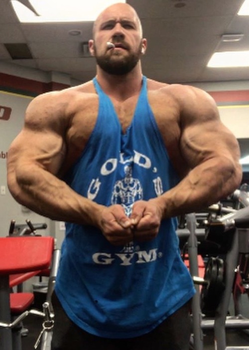 pjsesq:Big Canadian boy Adam Walsh The long bicep and pectoral muscle bellies. Big delts and clavicl