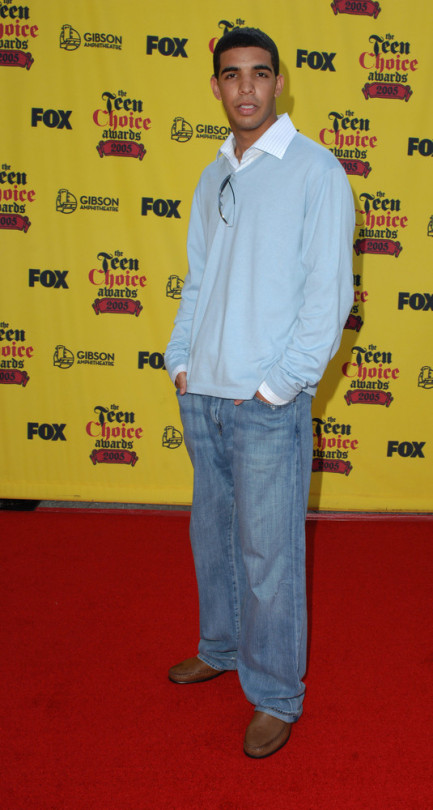 kingjaffejoffer:  List of Drake’s career accomplishments1. Ruined the term “BBW”2. Got urinated on by T.I’s weed carrier and didn’t do anything3. Ruined the legendary beat for “Back Dat Azz Up” 4. Caught using ghostwriter5. Wore this