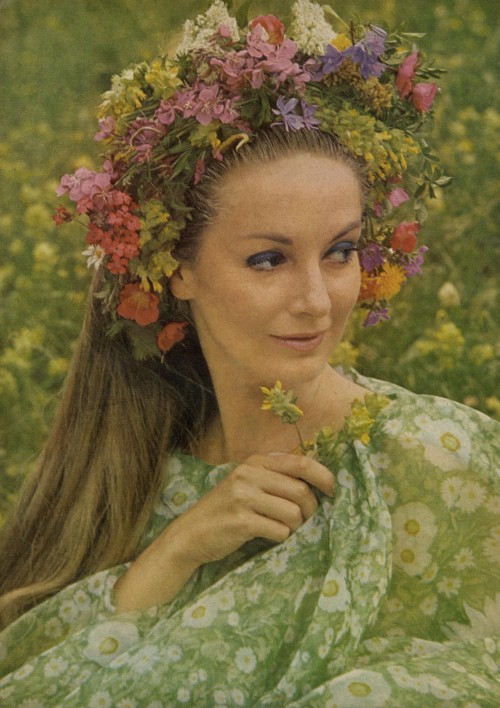 Toni Frissell - Vogue (June 1967)