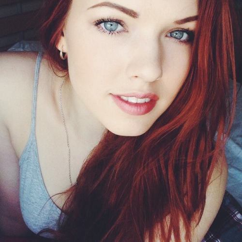 redheads-do-itbetter:  To finish the day. Left 😚or right😚?  Both are absolutely worthy,  but I choose left 😍
