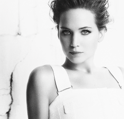jenniferlawrencedaily:  ❝She speaks her mind. If she’s unhappy, she says so. If she’s happy, she says so. She doesn’t take anyone’s bullshit – excuse my French. She’s so normal. She wins an Oscar and the first thing she does is put her finger