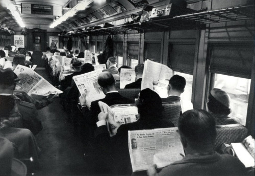 roseraie-des-delices:tastefullyoffensive: All this technology is making us antisocial. [via] ^^