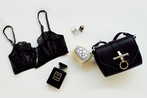 vogue-victims:  fashionshitiscray:  speaking-vogue:  B&W Fashion  http://fashionshitiscray.tumblr.com/  Queued x