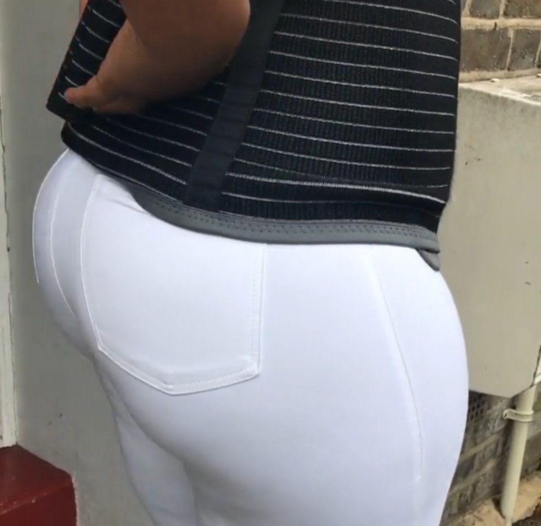 kingjazziedad:  DeliciouslySexy . Curvy. BootiDelicious     Ms AbidiBroni 💜 💜