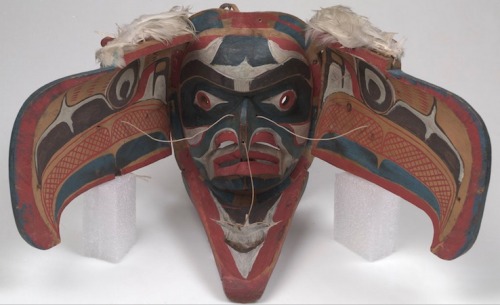maria-aegyptiaca:Transformation masks made by the Kwakwaka’wakw people