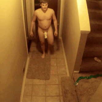 alekzxxx:  raunchyfrat3:  Naked Pizza Prank  this makes me miss the “all activity” tag on youtube 