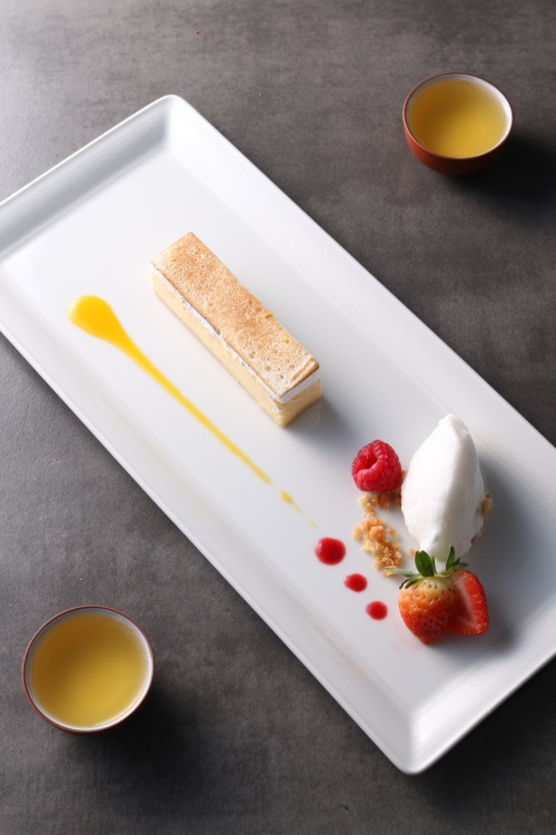 &ldquo;The sweet astringency of a Lemon Cake paired with Four Seasons Oolong Tea, just lovely, just 