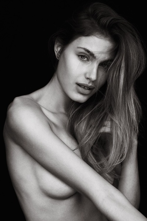 Maja Krag by Henrik Adamsen Follow us on fb!
