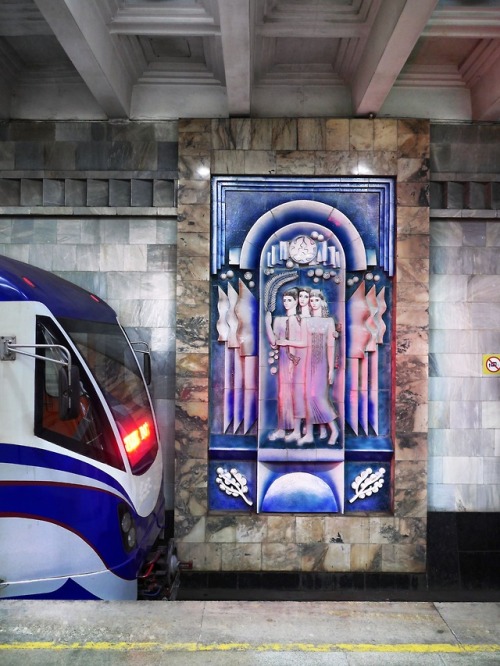 archatlas:Uzbekistan’s Secret UndergroundAfter the ban on photographing the Tashkent metro in Uzbeki