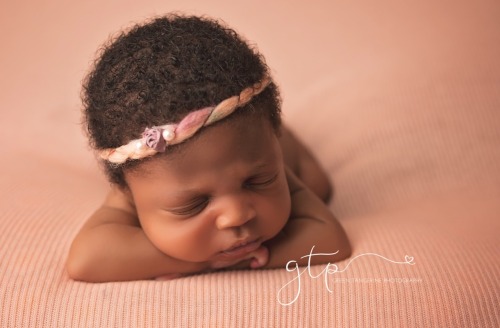 forrevolution:  Little brown babies 👶🏾💕  Photographer: Sasha Matthewshttp://instagram.com/greentangerinephoto