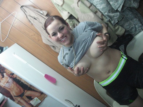 militarysluts:  A day in the life of a deployed Army SSG.