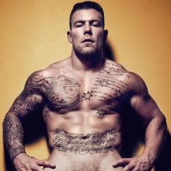 tattooedhunks:  Hot guys near you are looking