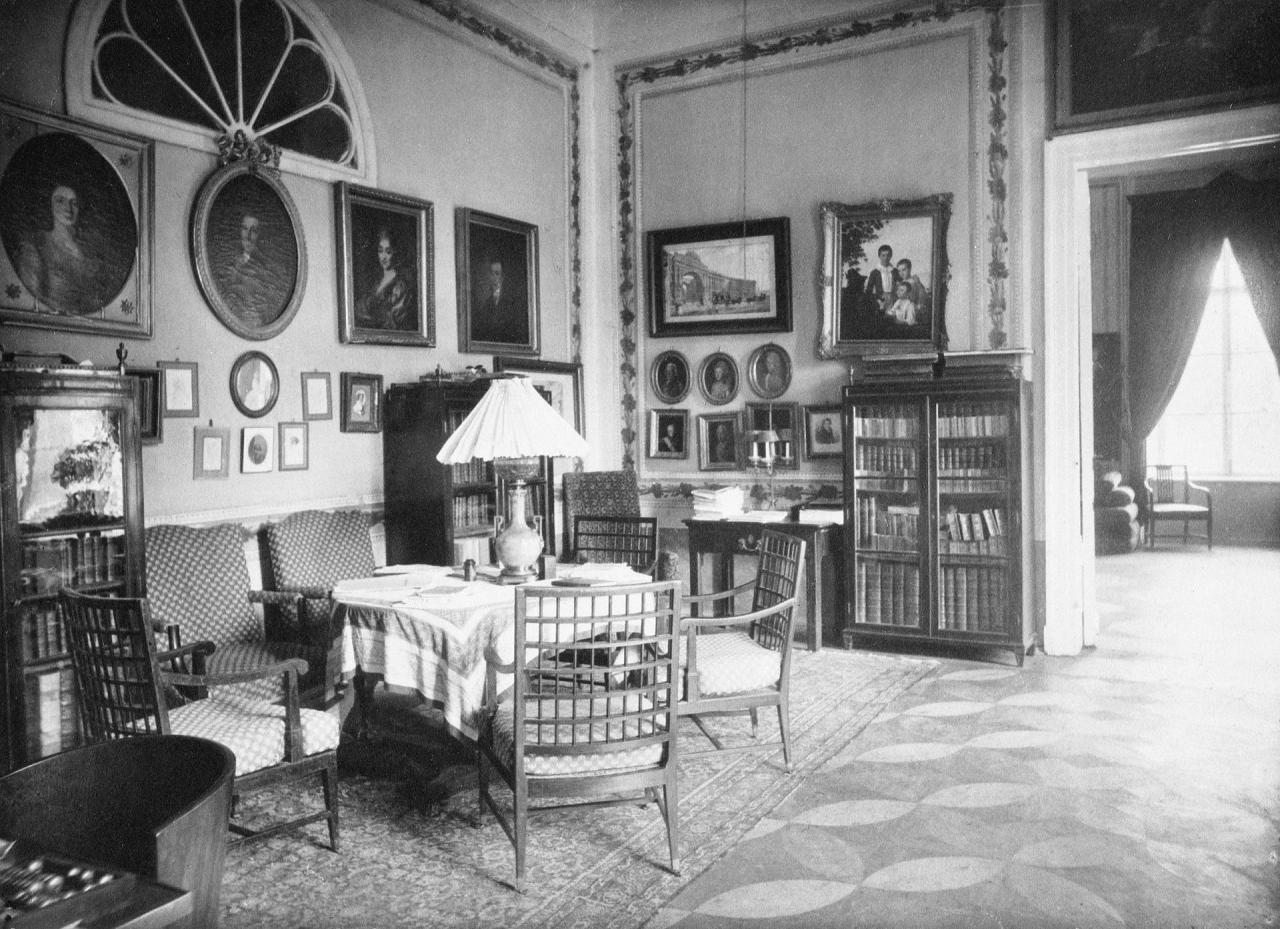 ghosts-of-imperial-russia:   Interiors of Count Sheremetev’s Palace on the Fontanka 