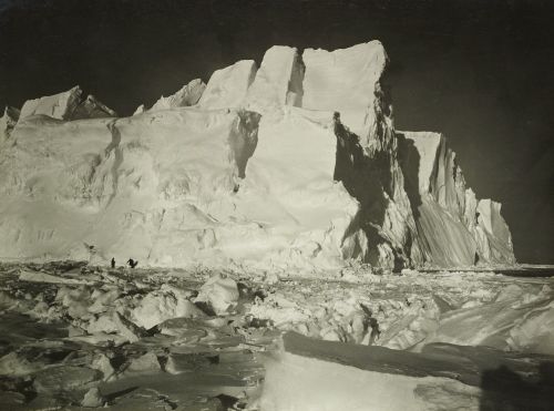 brilliantinemortality:  The Bastion Berg, 1914 (Frank Hurley)