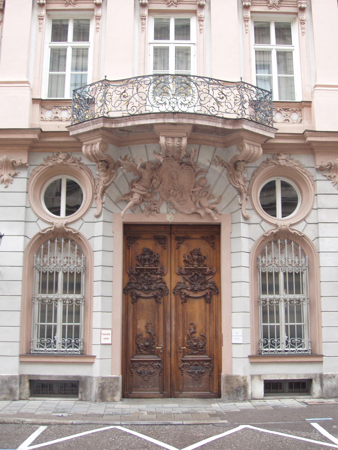 baruharacombo:  Holnstein Palace 1733-1737 