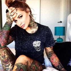 girlyplugs:  ink/piercings/fashion 