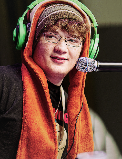 22aug93:  weissly: 4/100  #he’s wearing three things on his head #T H R E E THINGS 