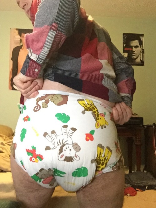 diaperstateofmind: Thick thighs save lives, tbh. Ooh