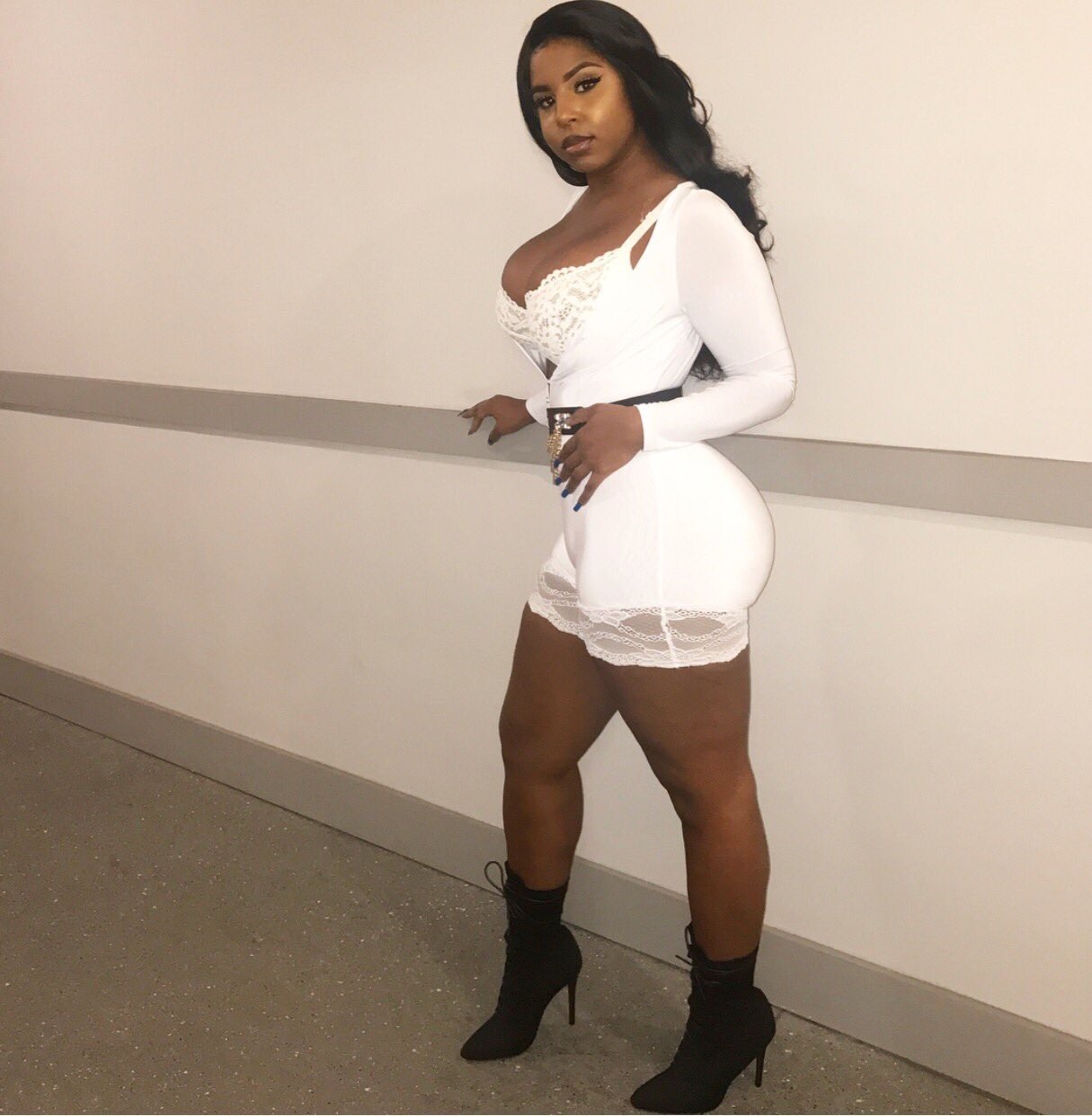 thicksexyasswomen:  Slay