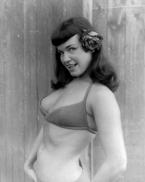 Porn thequeenofpinup:  Today would have been Bettie’s photos