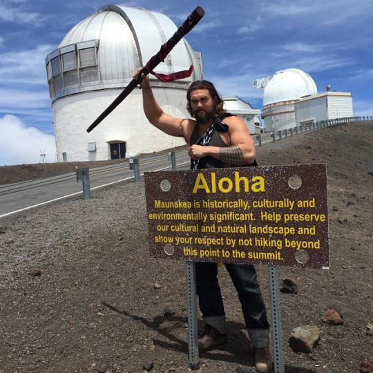 betterwiththree:Tumblr, Hawai’i needs your support now more than ever.Mauna  Kea,