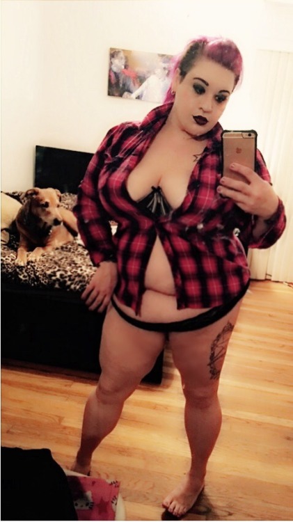 jennybebop:  I’ve decided to sell access to my private Porn tumblr archives. I’m going through a divorce and I could really use the extra money !! ษ dollars gets you permanent access to all my content from the last 2 years . Hundreds of pics , gifs