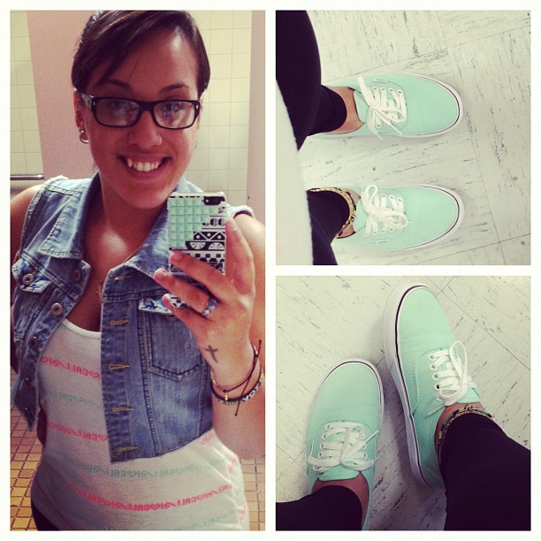 Sonrie eso confunde al enemigo&hellip;! #me #smile #pretty #love #vans #uni